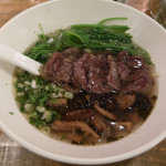 リージェント台北プロデュースの絶品牛肉麺